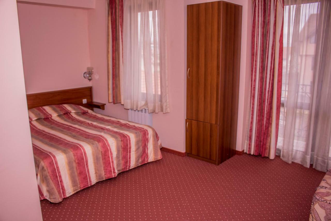 Стаи За Гости - Семейна Къща За Гости Ивел Bansko Exterior foto