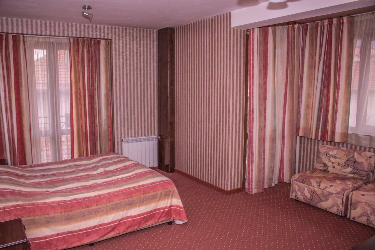 Стаи За Гости - Семейна Къща За Гости Ивел Bansko Exterior foto